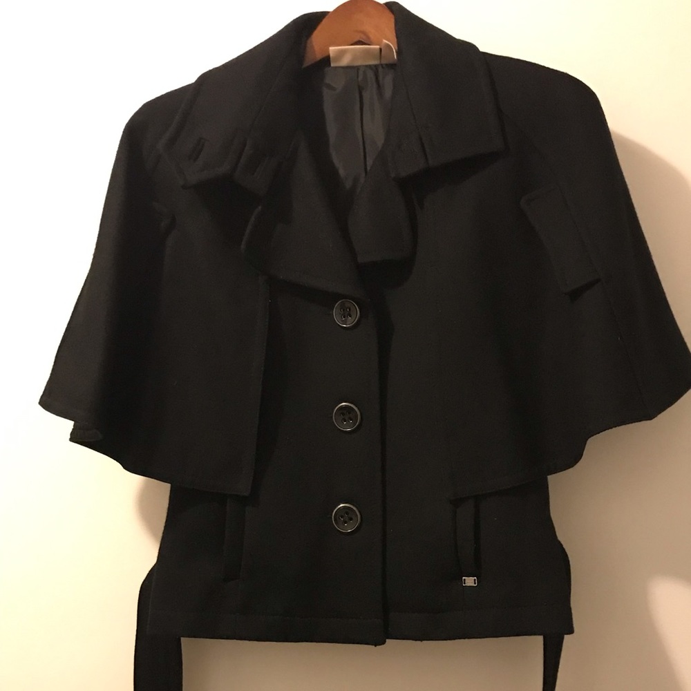 Swing sleeve jacket